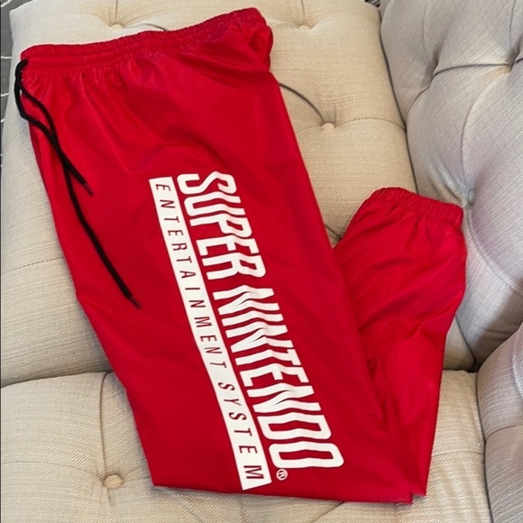 Men’s SUPER NINTENDO Retro Windbreaker Joggers - Picture 1 of 5
